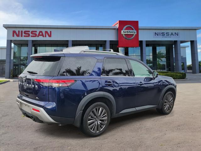 Photo of 2023 Deep Ocean Blue Pearl Nissan Pathfinder