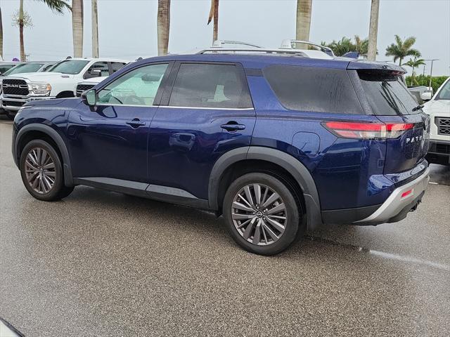 Photo of 2023 Deep Ocean Blue Pearl Nissan Pathfinder