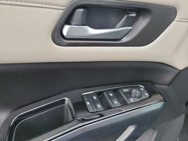 Photo of 2023 Deep Ocean Blue Pearl Nissan Pathfinder