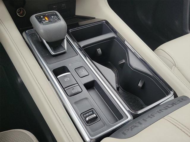 Photo of 2023 Deep Ocean Blue Pearl Nissan Pathfinder
