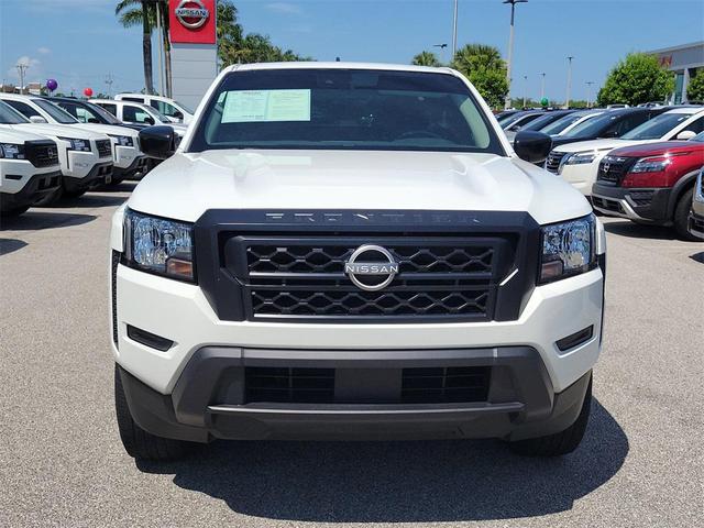 Photo of 2024 Glacier White Nissan Frontier