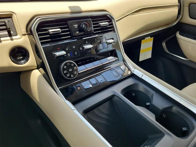 Photo of 2025 Everest White Pearl Tricoat Nissan Armada