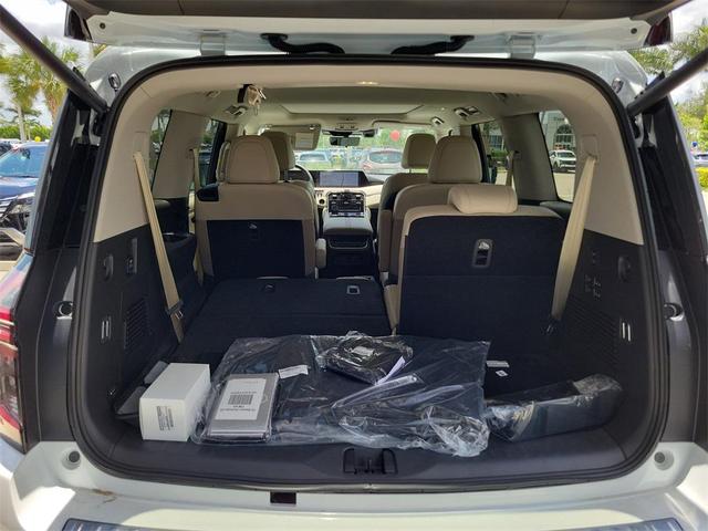 Photo of 2025 Everest White Pearl Tricoat Nissan Armada