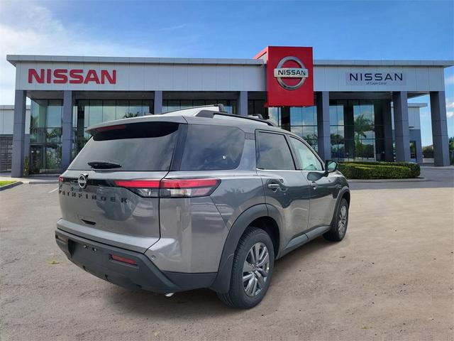 Photo of 2025 Gun Metallic Nissan Pathfinder