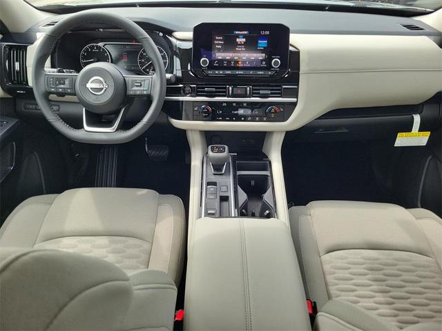 Photo of 2025 Gun Metallic Nissan Pathfinder