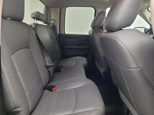 Photo of 2018 Brilliant Black Crystal Pearlcoat RAM 1500