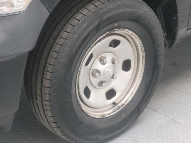 Photo of 2018 Brilliant Black Crystal Pearlcoat RAM 1500