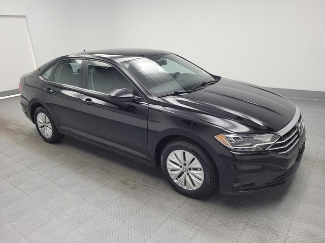 Photo of 2019 Black Uni Volkswagen Jetta