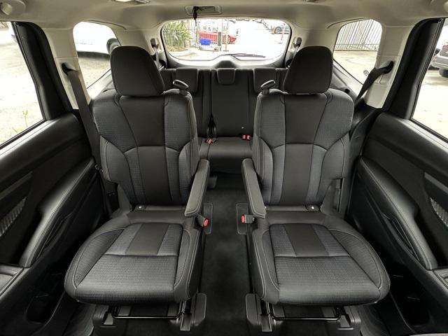 Photo of 2024 Magnetite Gray Metallic Subaru Ascent