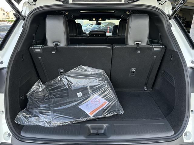 Photo of 2025 Majestic White INFINITI QX60
