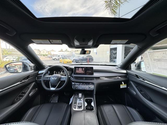 Photo of 2025 Majestic White INFINITI QX60