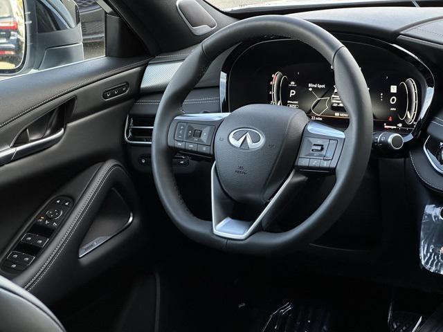 Photo of 2025 Majestic White INFINITI QX60