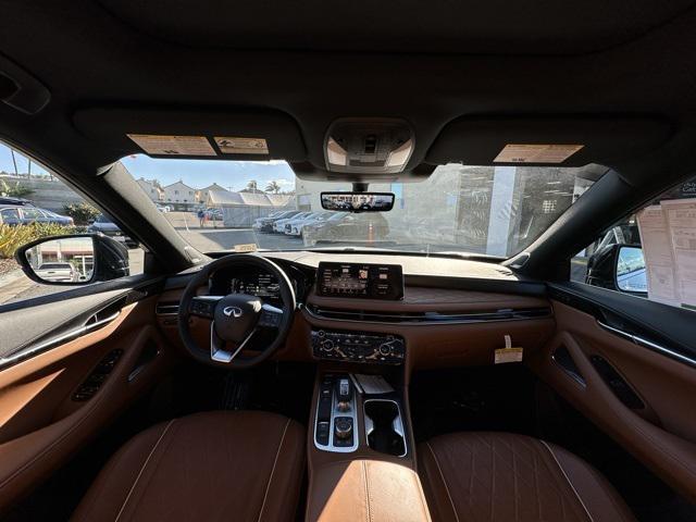 Photo of 2025 Majestic White/Black Obsidian INFINITI QX60