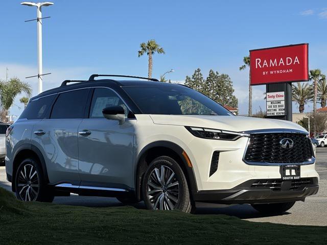 Photo of 2025 Majestic White/Black Obsidian INFINITI QX60