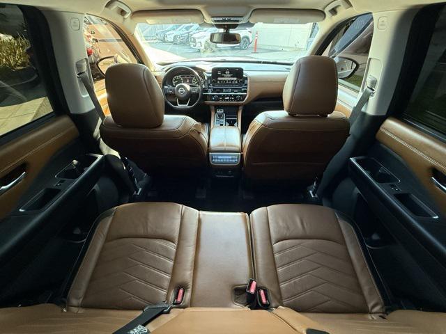 Photo of 2022 Boulder Gray Pearl Nissan Pathfinder
