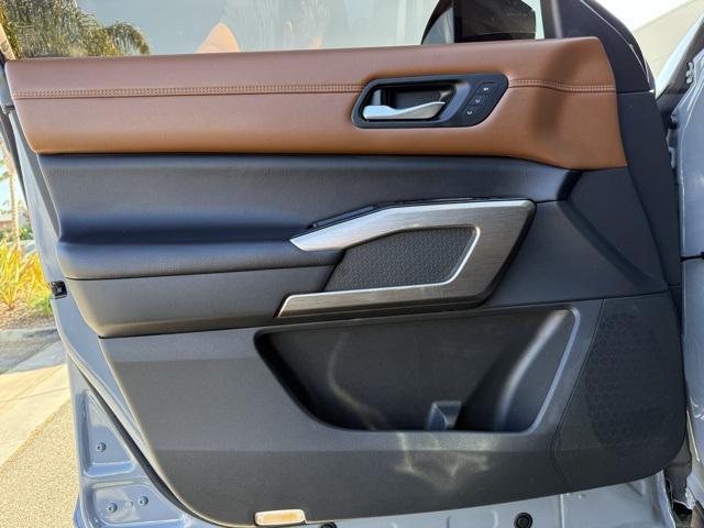 Photo of 2022 Boulder Gray Pearl Nissan Pathfinder