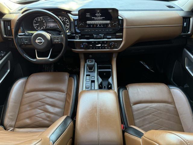Photo of 2022 Boulder Gray Pearl Nissan Pathfinder