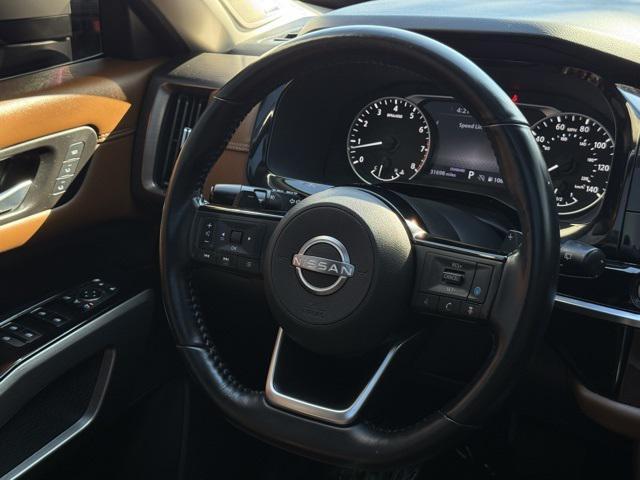 Photo of 2022 Boulder Gray Pearl Nissan Pathfinder