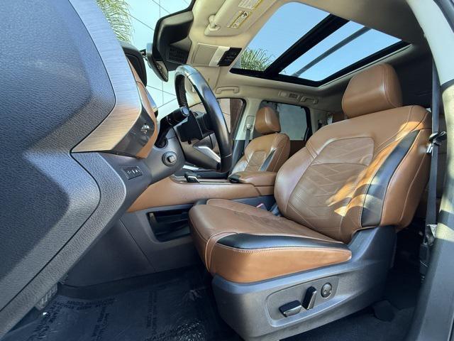 Photo of 2022 Boulder Gray Pearl Nissan Pathfinder
