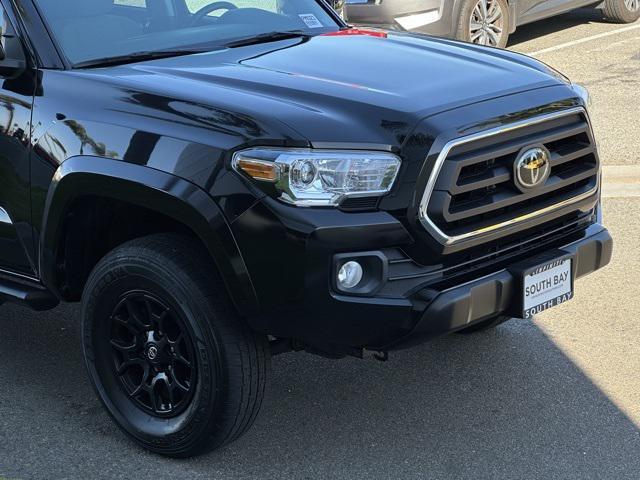 Photo of 2022 Midnight Black Metallic Toyota Tacoma