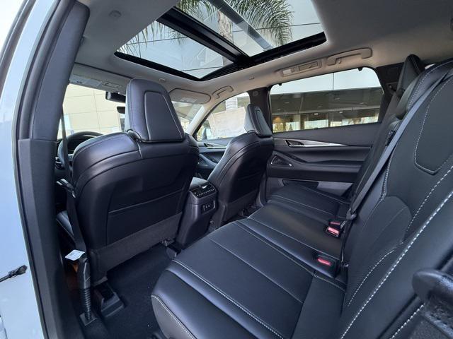 Photo of 2026 Gray INFINITI QX60
