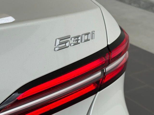 Photo of 2025 White Metallic BMW 530