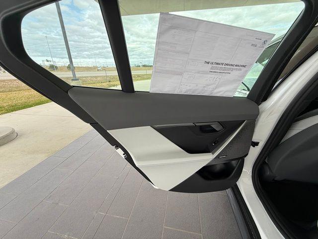 Photo of 2025 White Metallic BMW 530