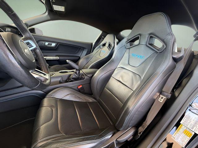 Photo of 2019 Shadow Black Ford Mustang