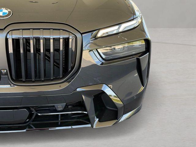 Photo of 2026 Black Sapphire Metallic BMW X7