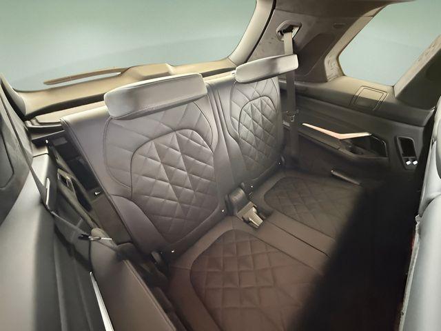 Photo of 2026 Gray Metallic BMW X7