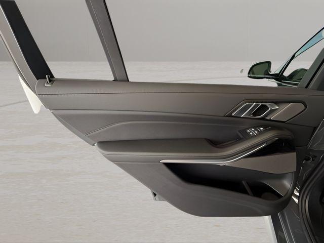 Photo of 2026 Gray Metallic BMW X7