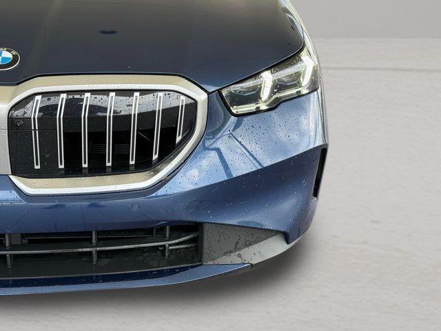 Photo of 2025 Blue Metallic BMW 530