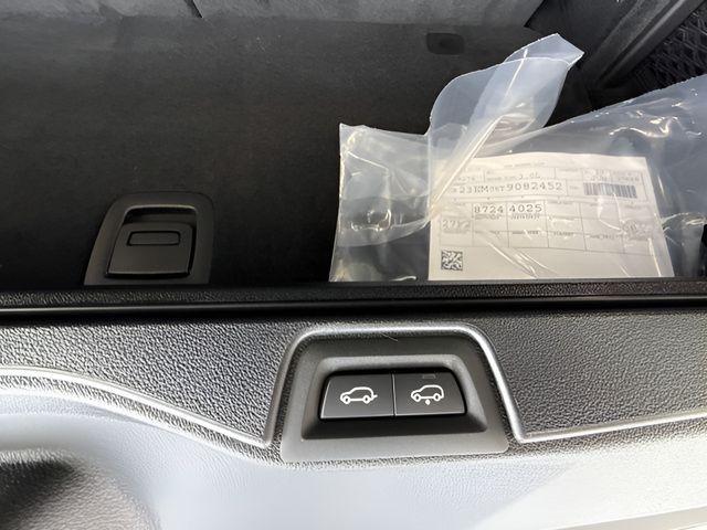 Photo of 2026 Carbon Black Metallic BMW X7