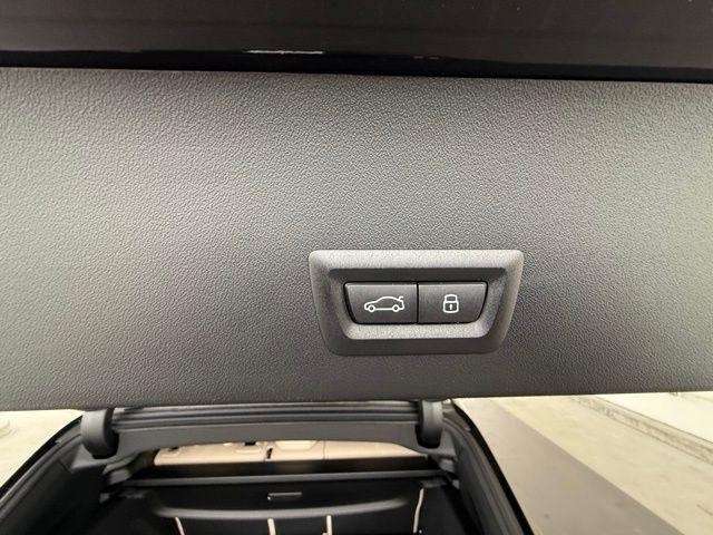 Photo of 2025 Black Sapphire Metallic BMW X3