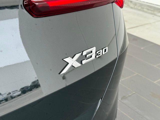 Photo of 2025 Black Sapphire Metallic BMW X3