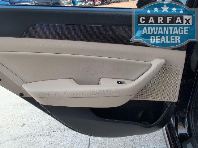 Photo of 2019 Nocturne Black Hyundai SONATA Hybrid