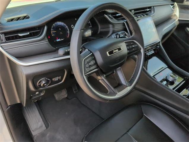 Photo of 2023 Bright White Clearcoat Jeep Grand Cherokee L