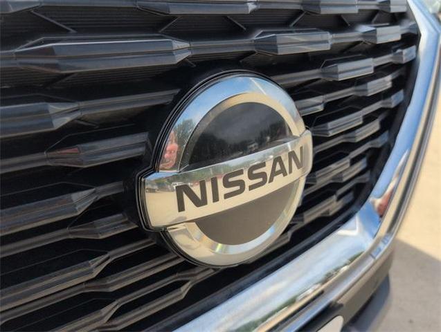 Photo of 2021 Champagne Silver Nissan Rogue