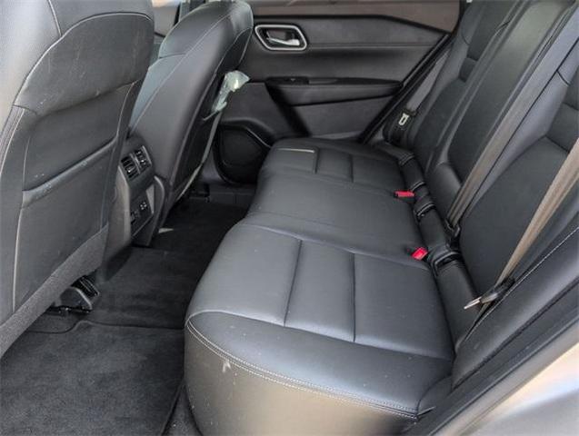 Photo of 2021 Champagne Silver Nissan Rogue