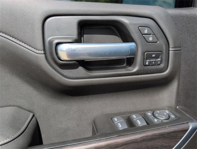 Photo of 2022 Iridescent Pearl Tricoat Chevrolet Silverado 1500 Limited