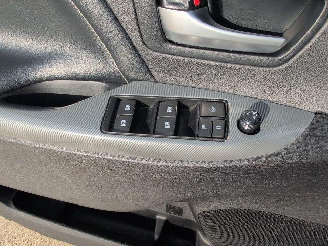 Photo of 2017 Silver Sky Metallic Toyota Sienna