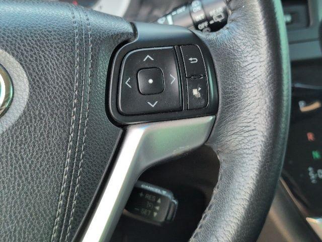 Photo of 2017 Silver Sky Metallic Toyota Sienna