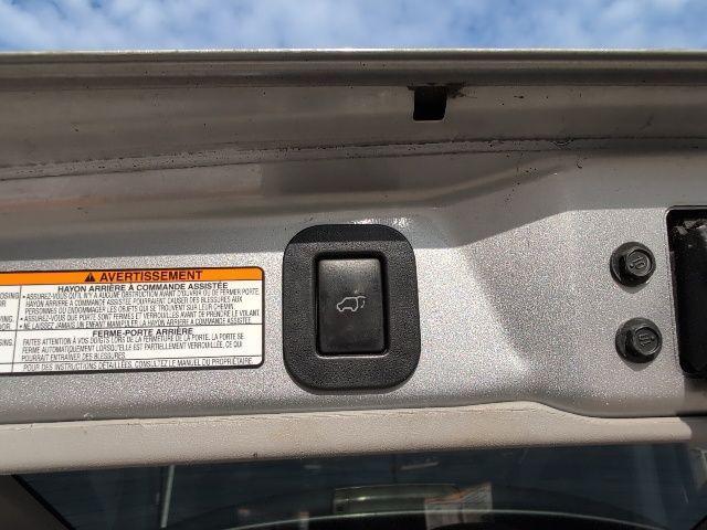 Photo of 2017 Silver Sky Metallic Toyota Sienna
