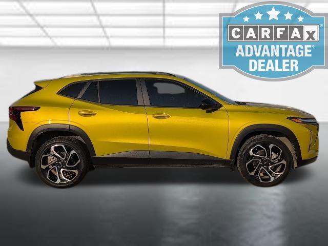 Photo of 2025 Nitro Yellow Chevrolet Trax