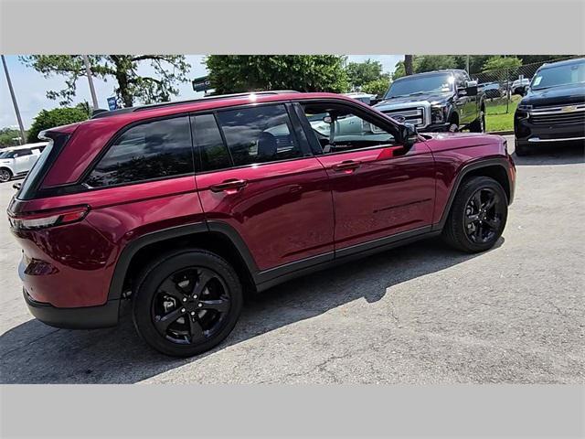 Photo of 2023 Velvet Red Pearlcoat Jeep Grand Cherokee