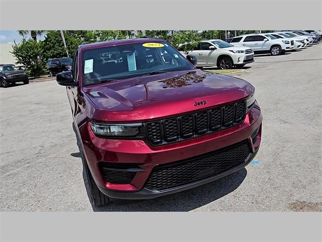 Photo of 2023 Velvet Red Pearlcoat Jeep Grand Cherokee