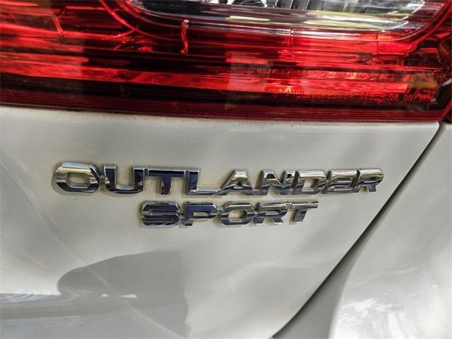 Photo of 2019 White Mitsubishi Outlander Sport