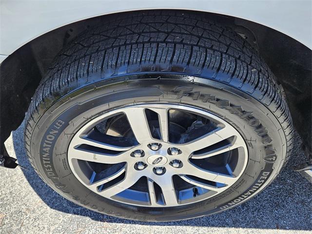 Photo of 2023 Oxford White Ford Expedition