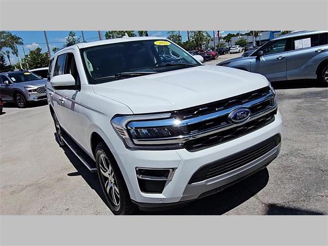 Photo of 2023 Oxford White Ford Expedition