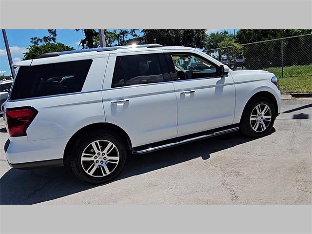 Photo of 2023 Oxford White Ford Expedition